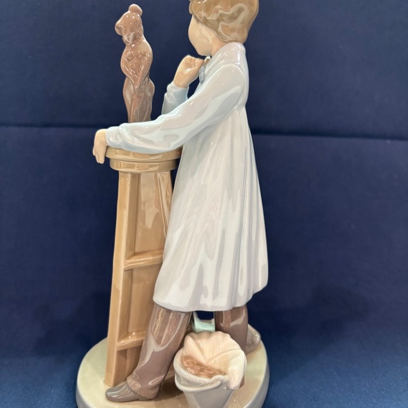 Llardro Little Scuptor - Picture 2 of 5